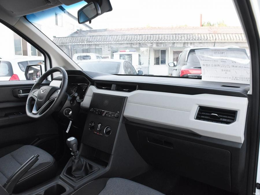 Торпедо WuLing Hongguang Plus 2019 года  (фото 47 из 49)